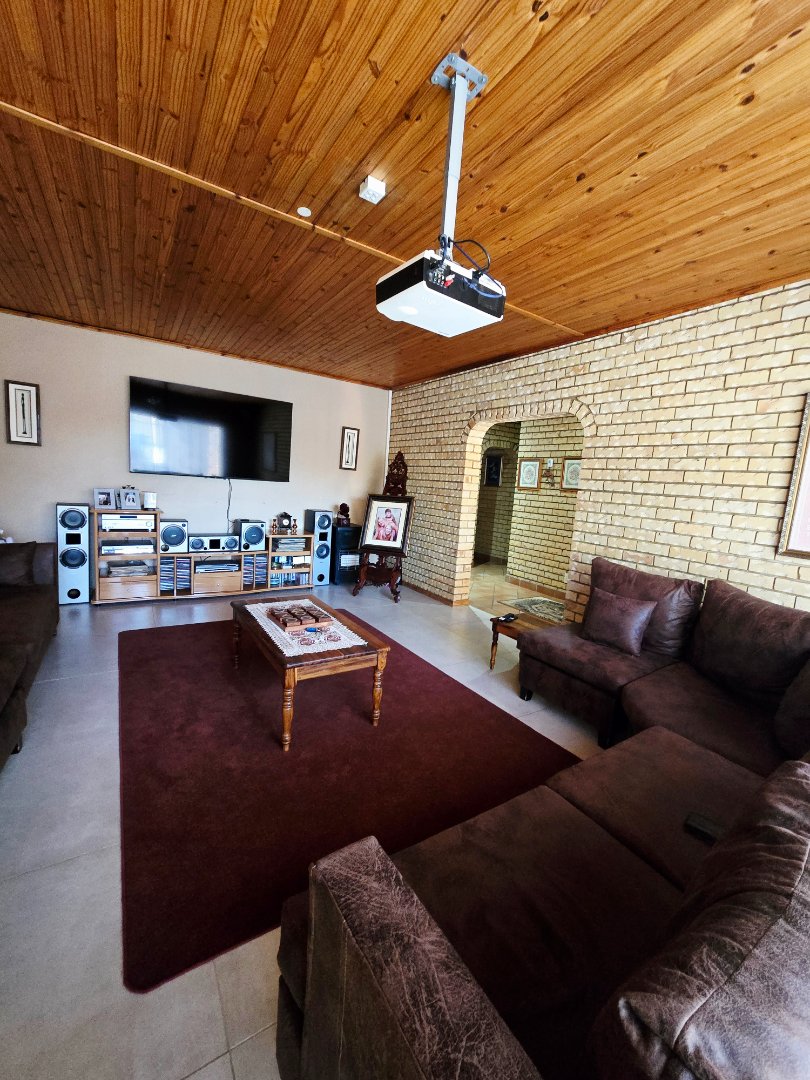 4 Bedroom Property for Sale in Flamwood North West